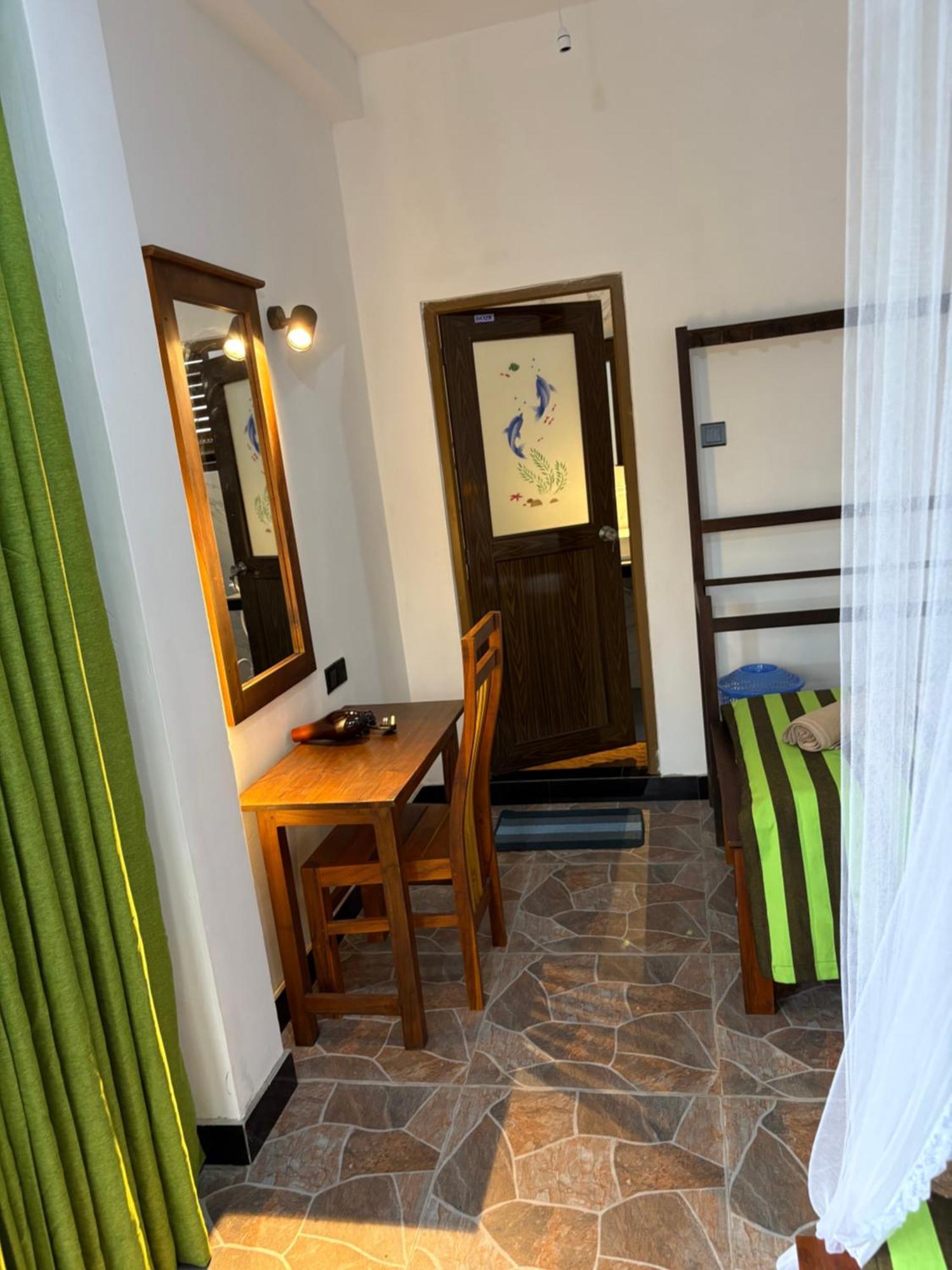 Little Hideaway Guest